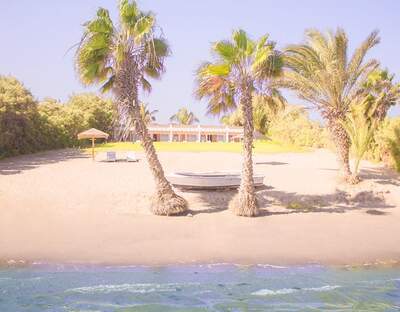 El Condor Club & Beach Resort